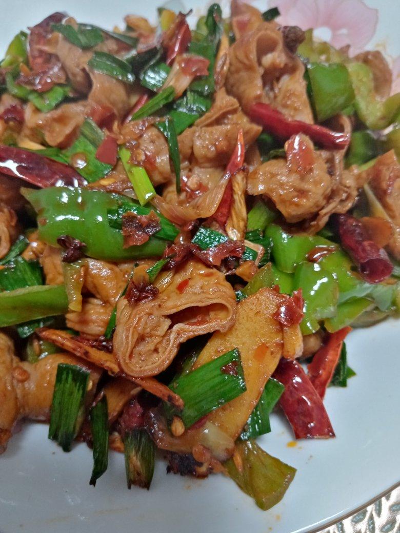 好吃到爆火爆肥肠