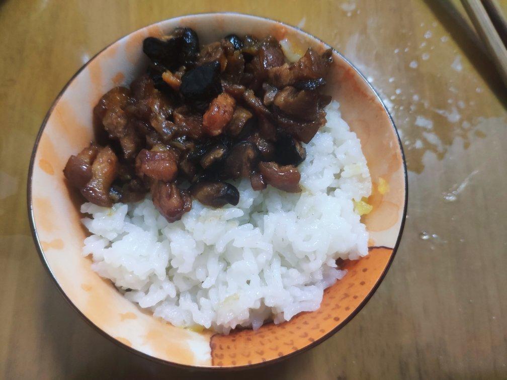 好吃到停不下来的卤肉饭