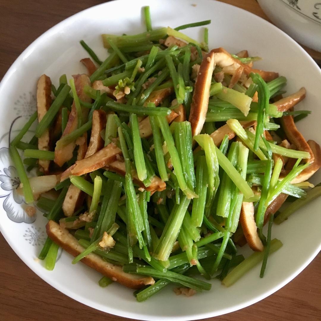 芹菜香干炒肉丝