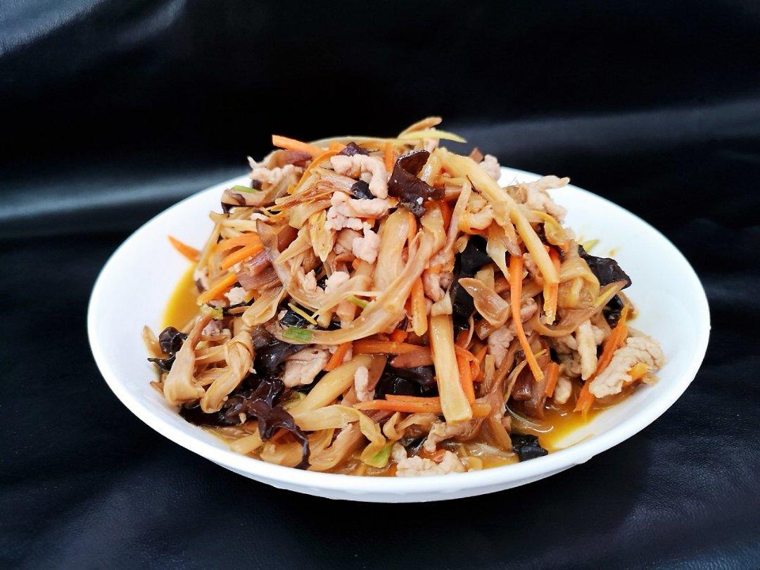 黄花菜木耳炒肉丝