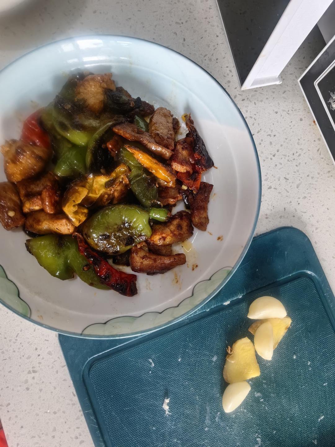 虎皮辣椒炒肉