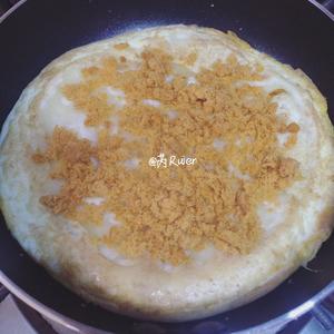 蛋包肉松黄金饼的做法 步骤6