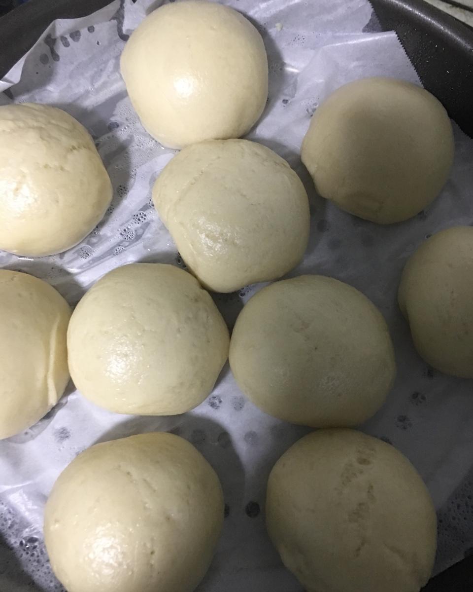 松软香甜的奶黄包，很快就可以搞定。
