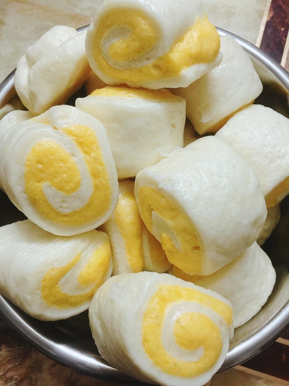 奶香金银卷 Chinese Steamed Pumpkin Bun