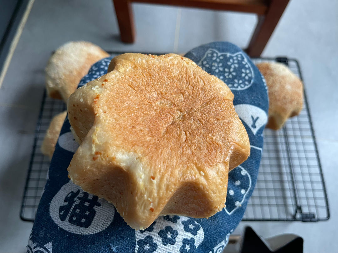 纯奶手撕吐司的做法 步骤1