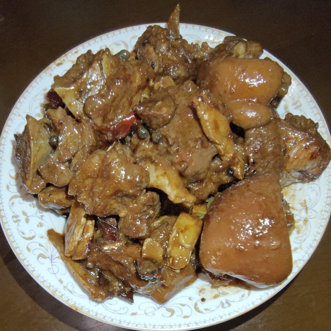 美味的家常菜：红烧猪蹄