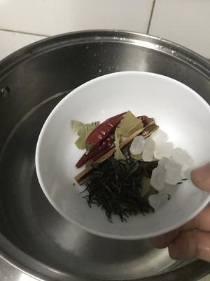 茶叶鹌鹑蛋的做法 步骤4