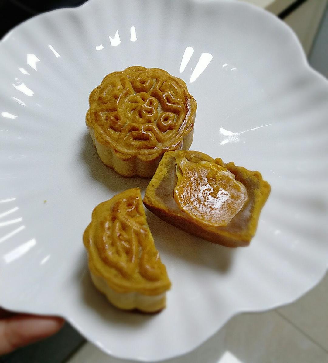 广式月饼——蛋黄莲蓉月饼