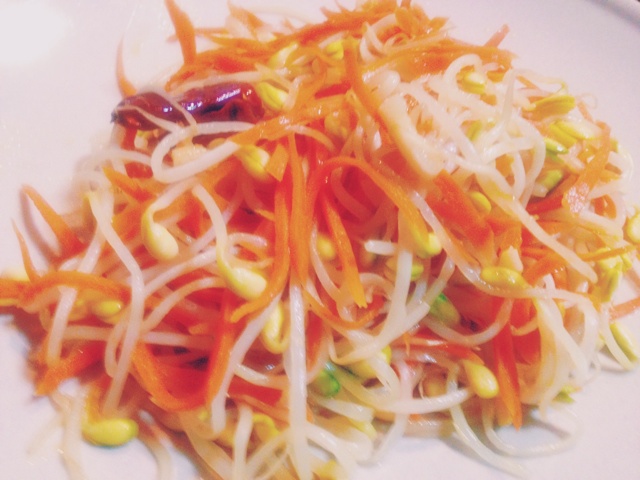 素炒黄豆芽和胡萝卜