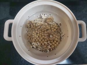 藜麦核桃豆浆的做法 步骤2