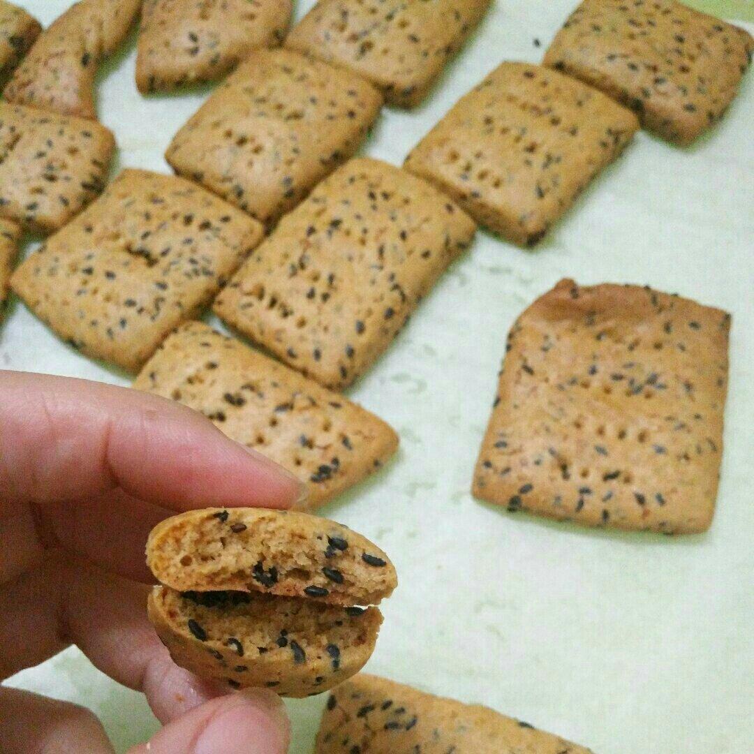 红糖黑芝麻饼干—酥脆无黄油快手版
