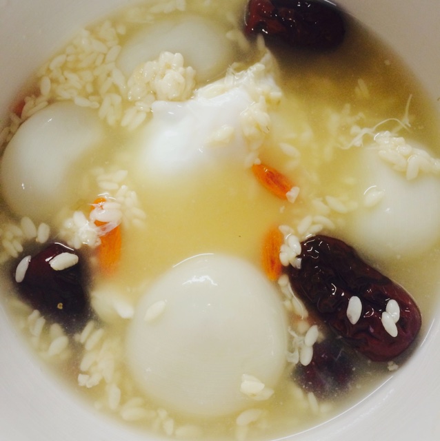 c小奇cathy做的米酒蛋花小汤圆