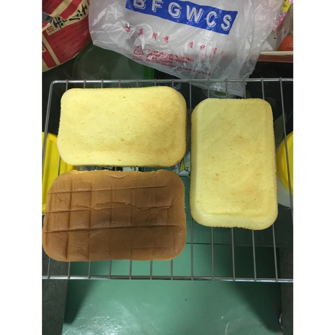 烤箱做蛋糕（戚风蛋糕的做法）