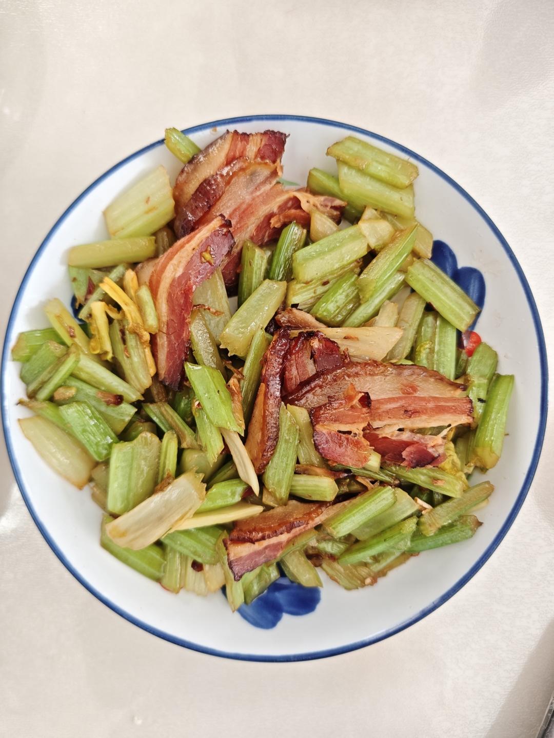 西芹炒腊肉
