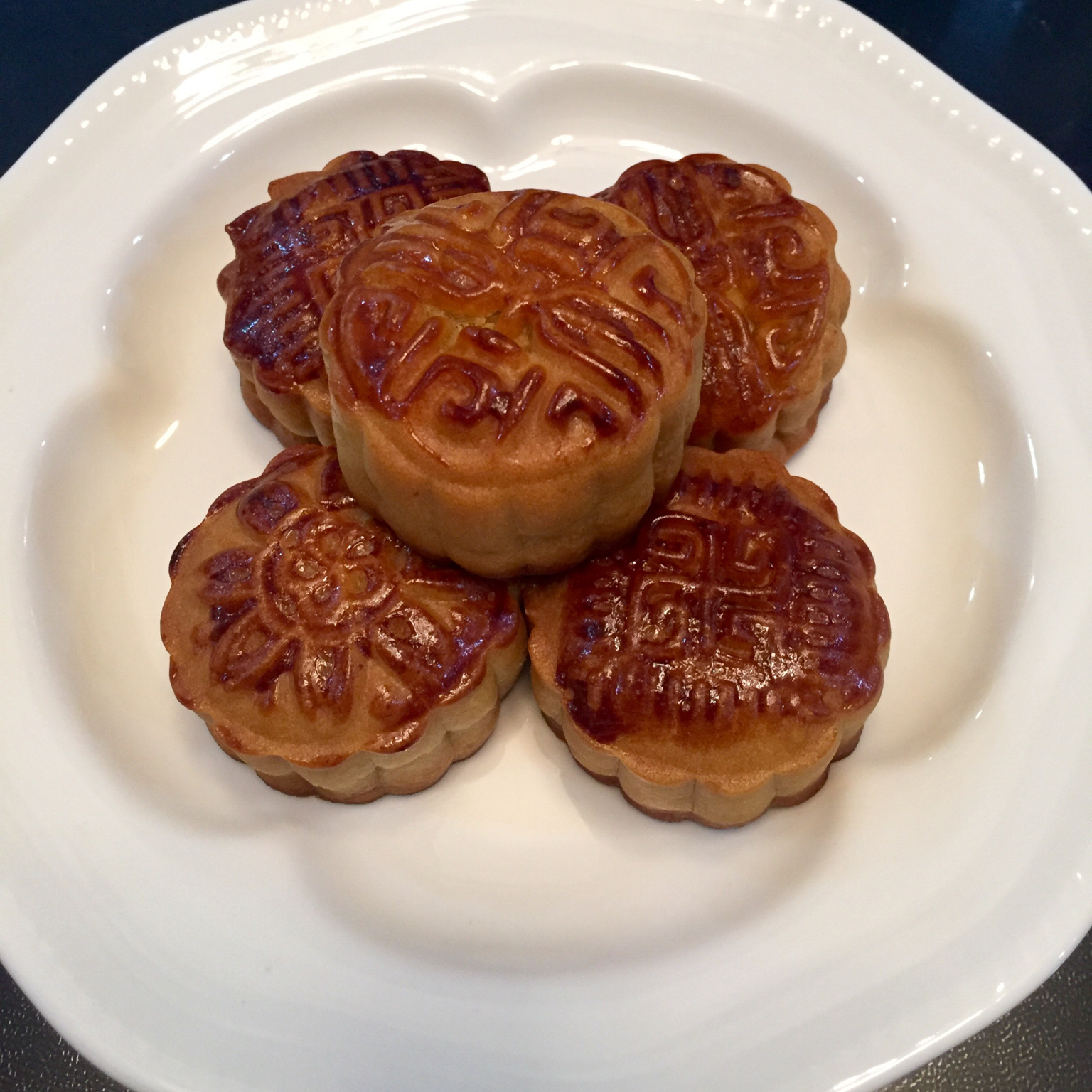 广式月饼——蛋黄莲蓉月饼