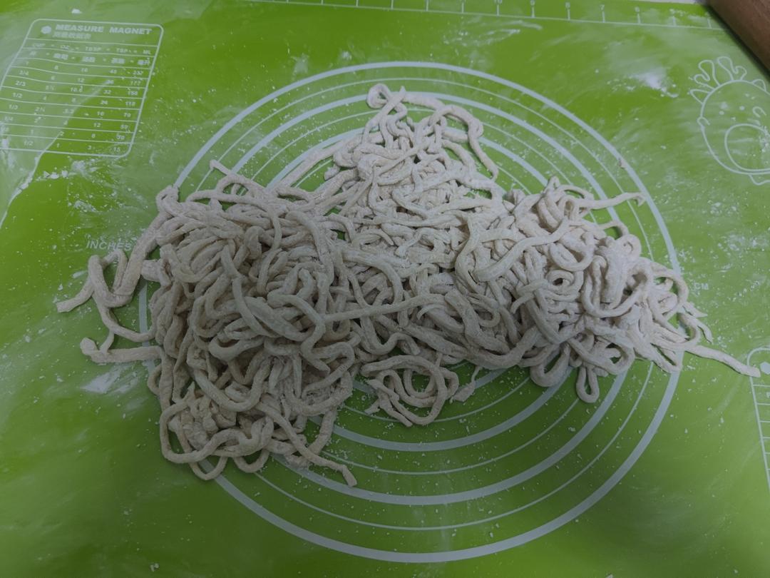 快手纯手工擀面条