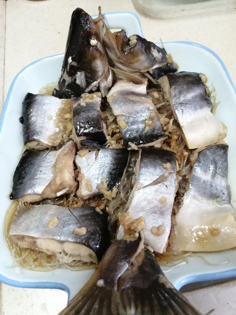 15分钟搞定【蒜蓉粉丝蒸龙利鱼】，入夏前多吃它准能瘦！