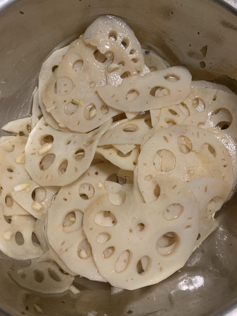 做法特别简单的爽口凉拌藕片
