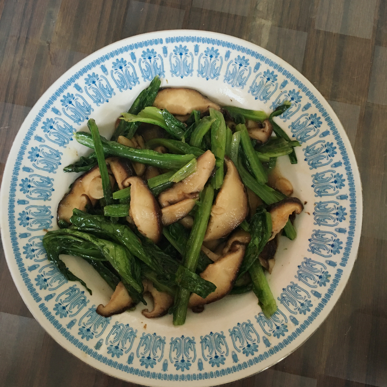 香菇扒油麦菜