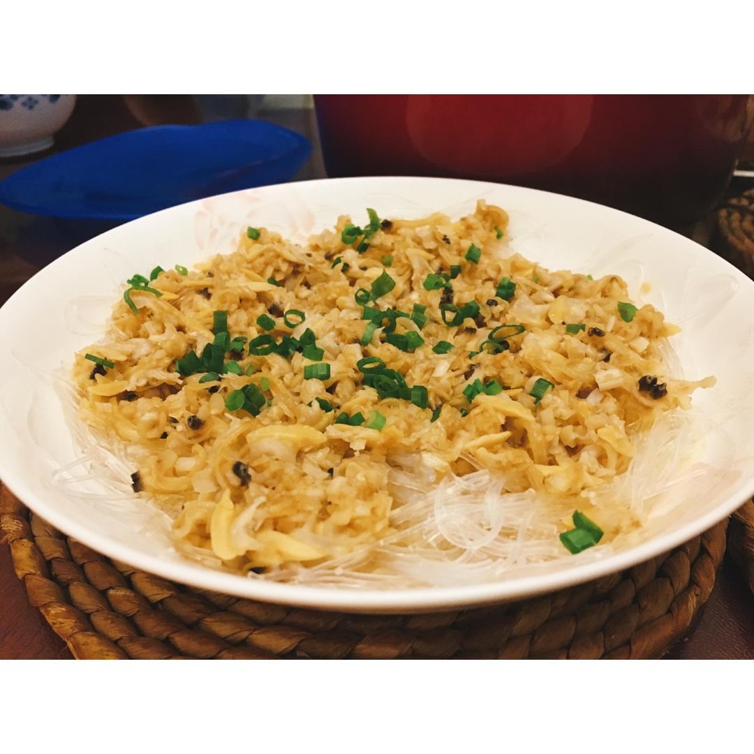 厨师长教你：“粉丝蒸花甲”的家常做法，特别适合老人孩子食用