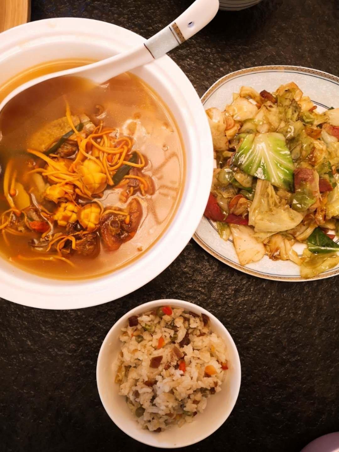 虫草花鲍鱼煲鸡汤