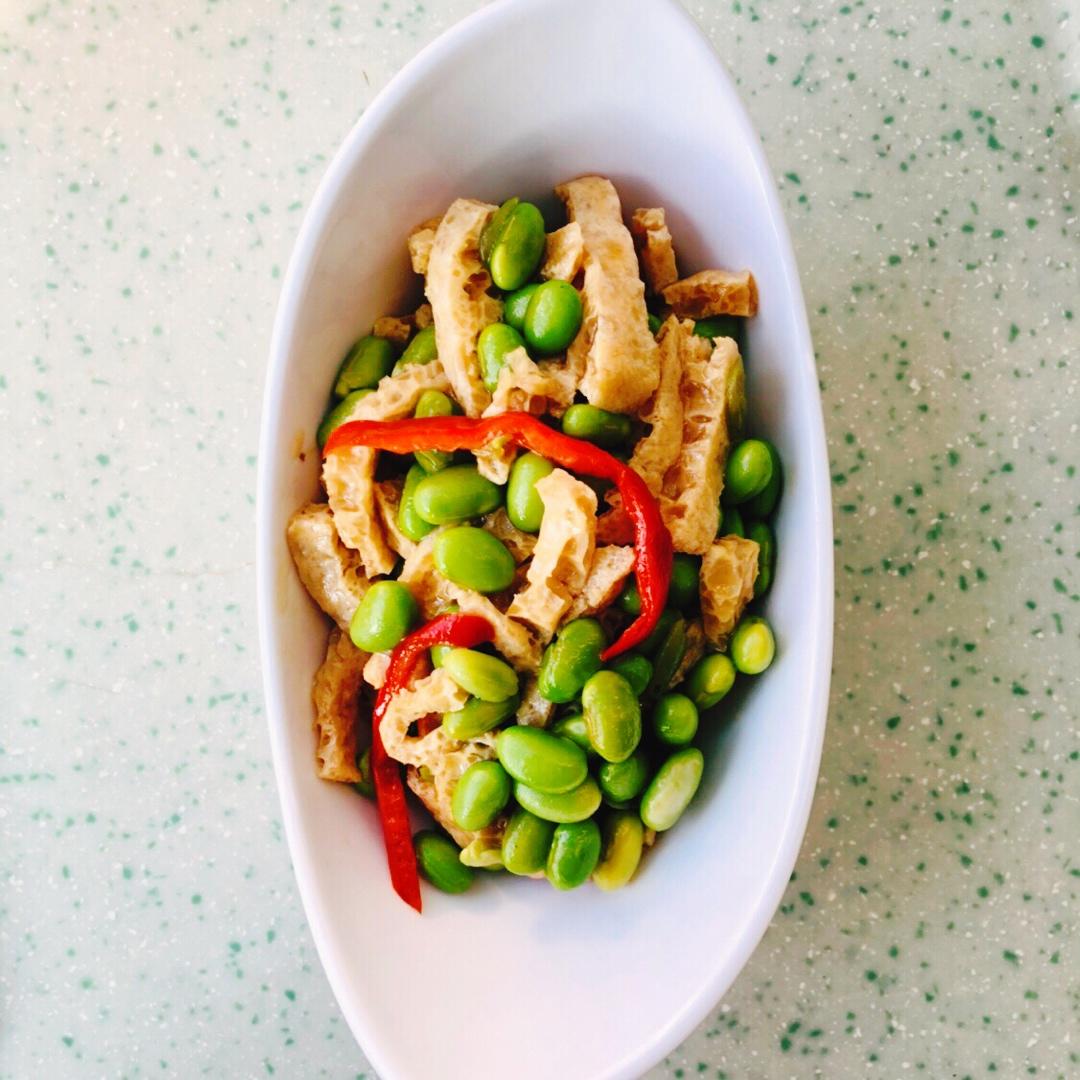 青椒毛豆米炒干子