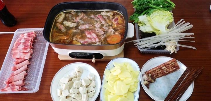 堂妈教你做红汤羊蝎子火锅