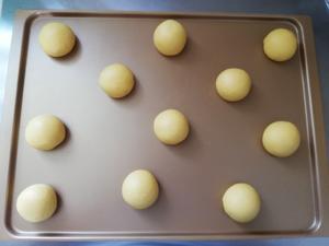 香到流口水的南瓜蒜香小餐包（一次发酵）的做法 步骤9