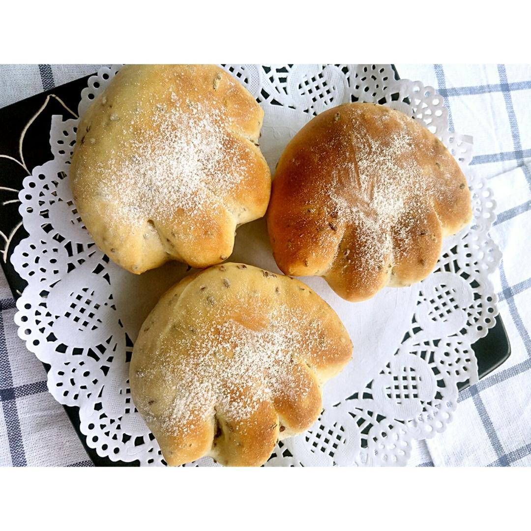 青青爱烘焙做的亚麻籽面包