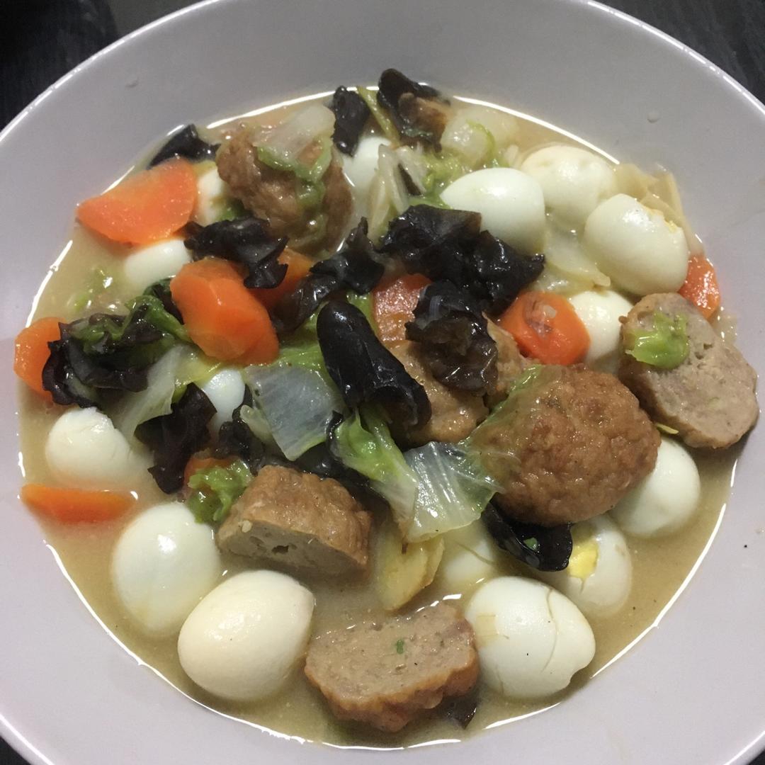 鹌鹑蛋、莴笋头、胡萝卜🥕清烧油炸猪肉丸子