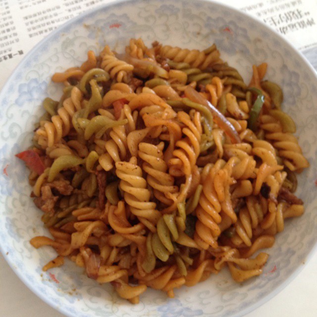 黑椒牛柳炒意面