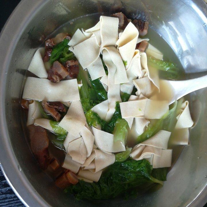 腊肉青菜煮豆丝