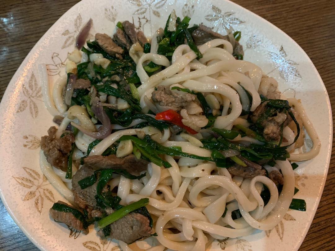 韭菜肉拌面