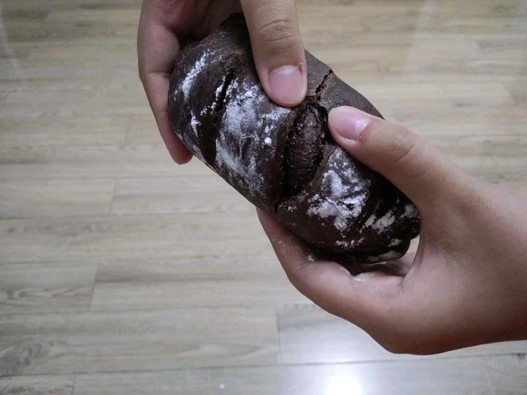 三重巧克力面包