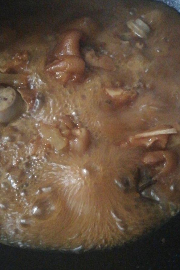 炖猪蹄