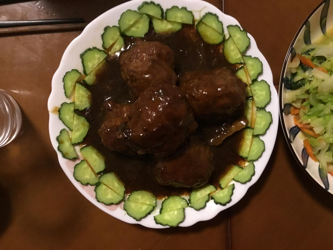 红烧狮子头