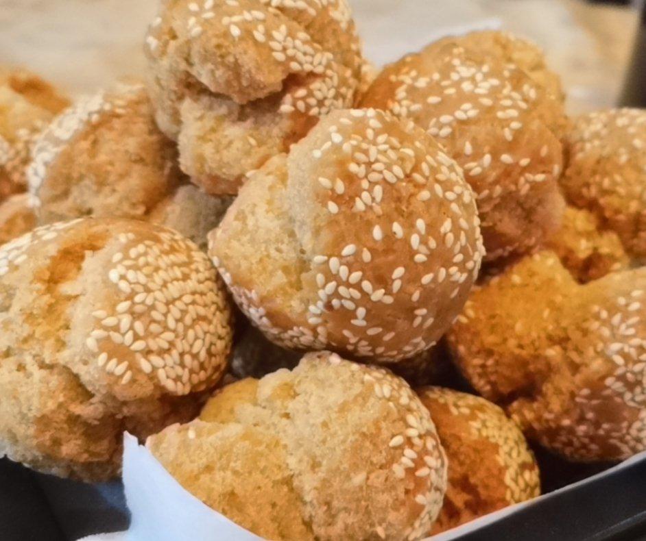 美味的传统小吃之_笑口枣（开口笑）