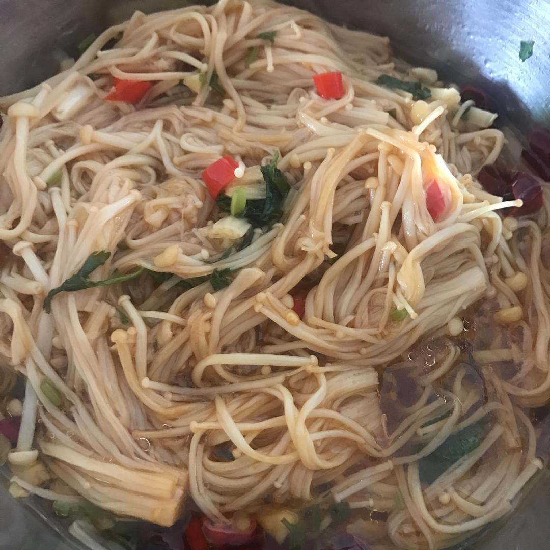 凉拌金针菇