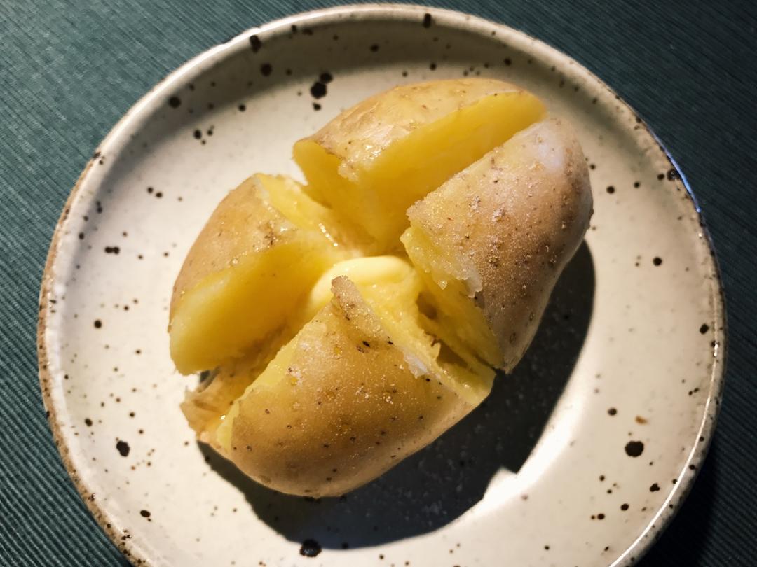 出汁做的科达布莱克的超快手烤土豆微波炉烤箱