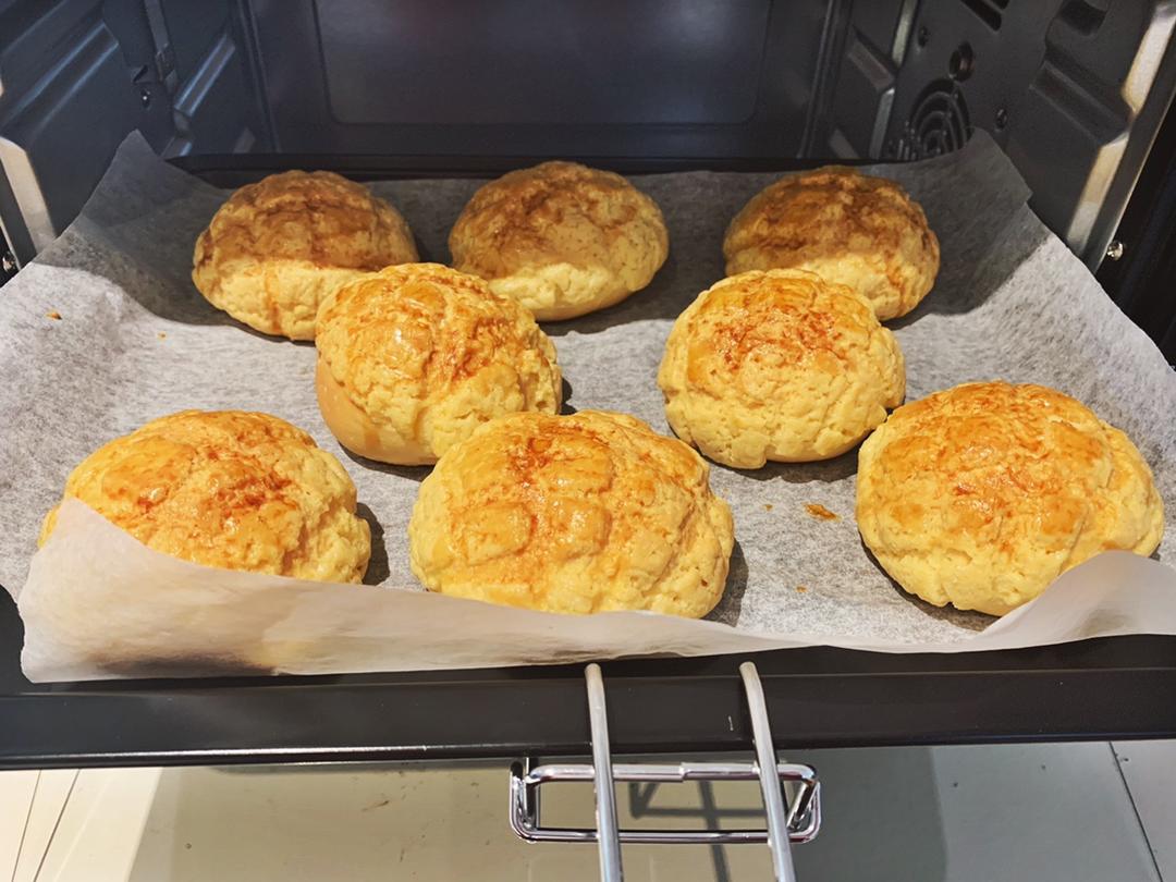 香酥柔软的港式菠萝包