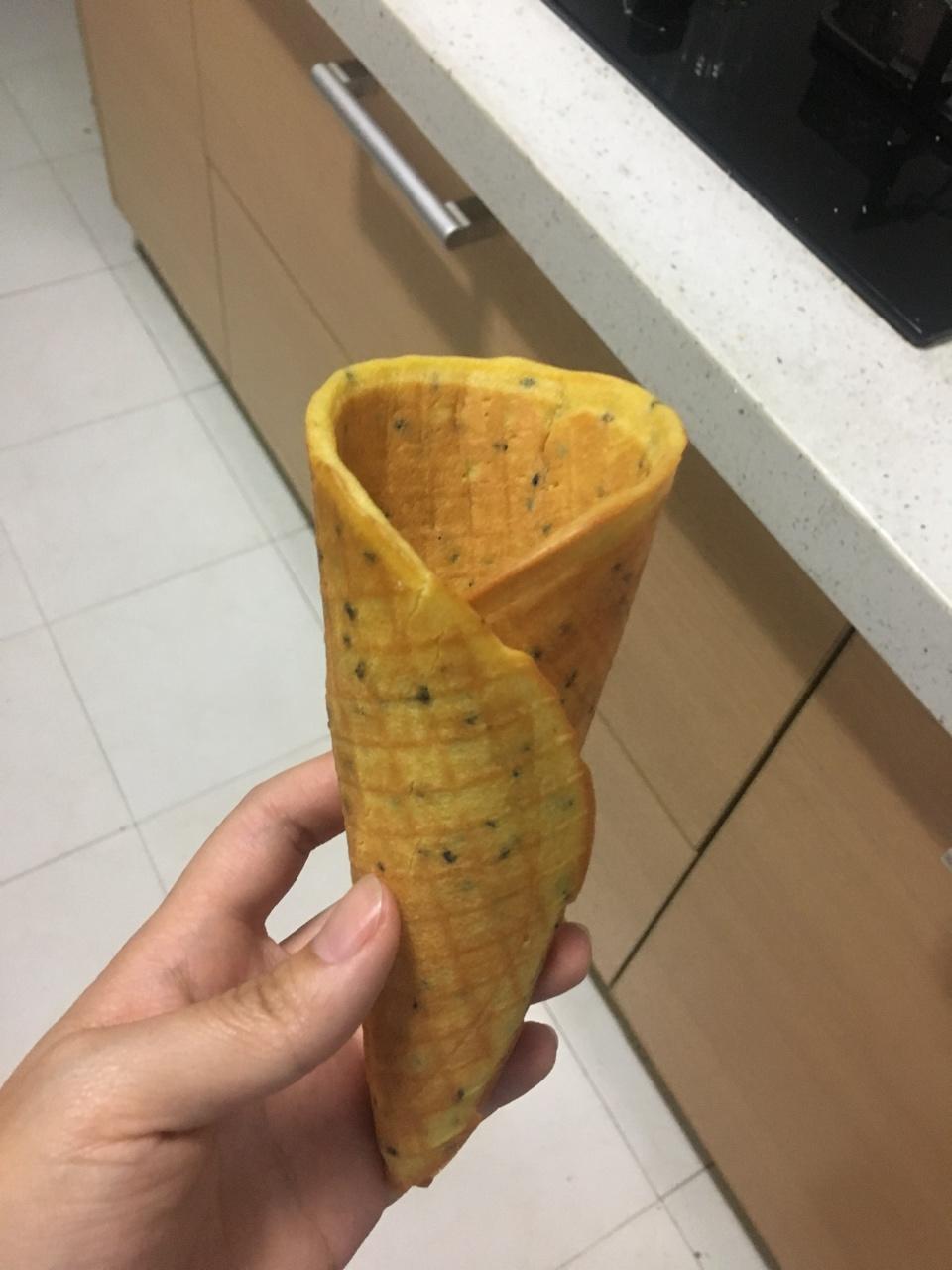 黑芝麻香酥蛋卷