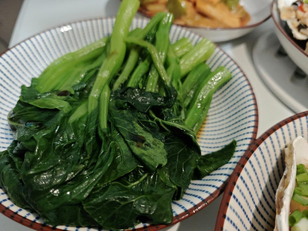 广东喝早茶必点的白灼菜心