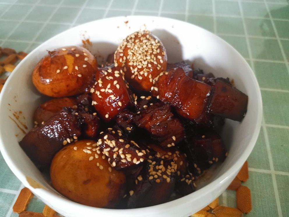 鹌鹑蛋红烧肉