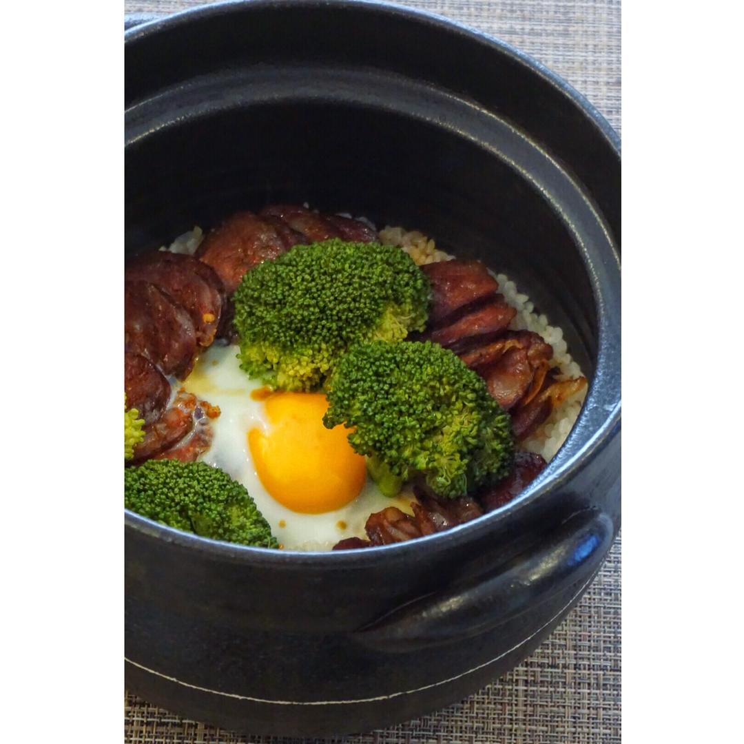 腊肠煲仔饭