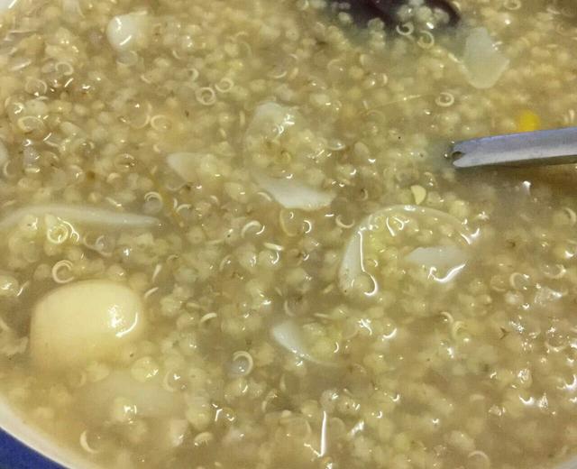 藜麦小米粥的做法