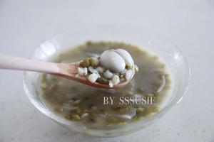 百合薏仁绿豆汤的做法 步骤3