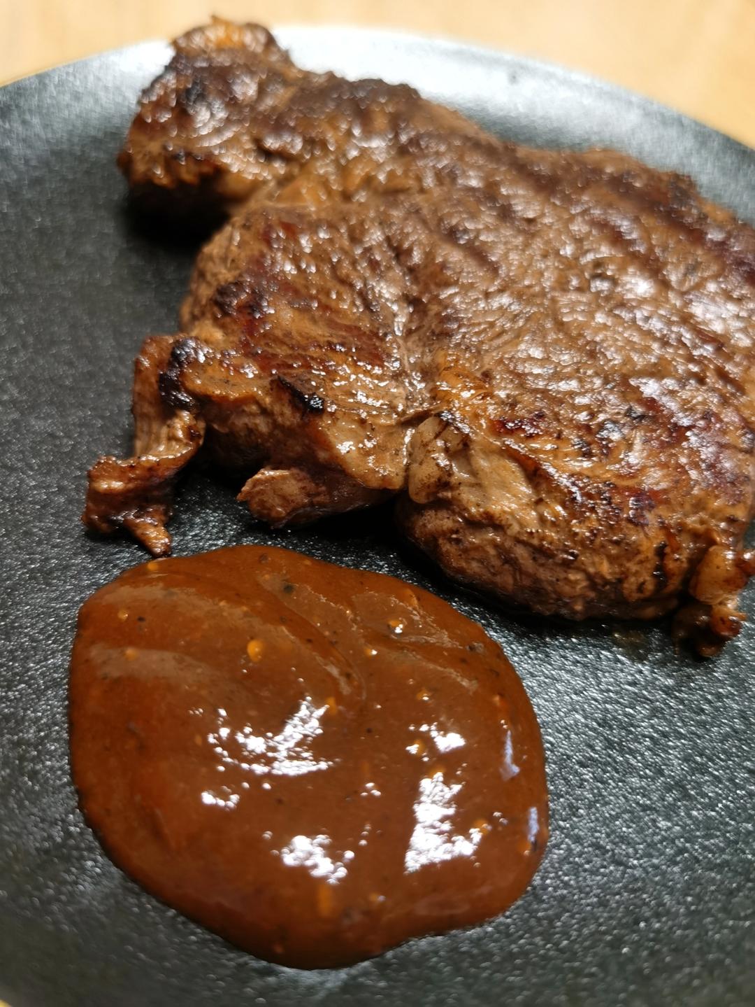 只需要一款调料的黑椒牛排