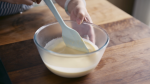 咸蛋黄冰淇淋冰皮月饼【曼食慢语】的做法 步骤8