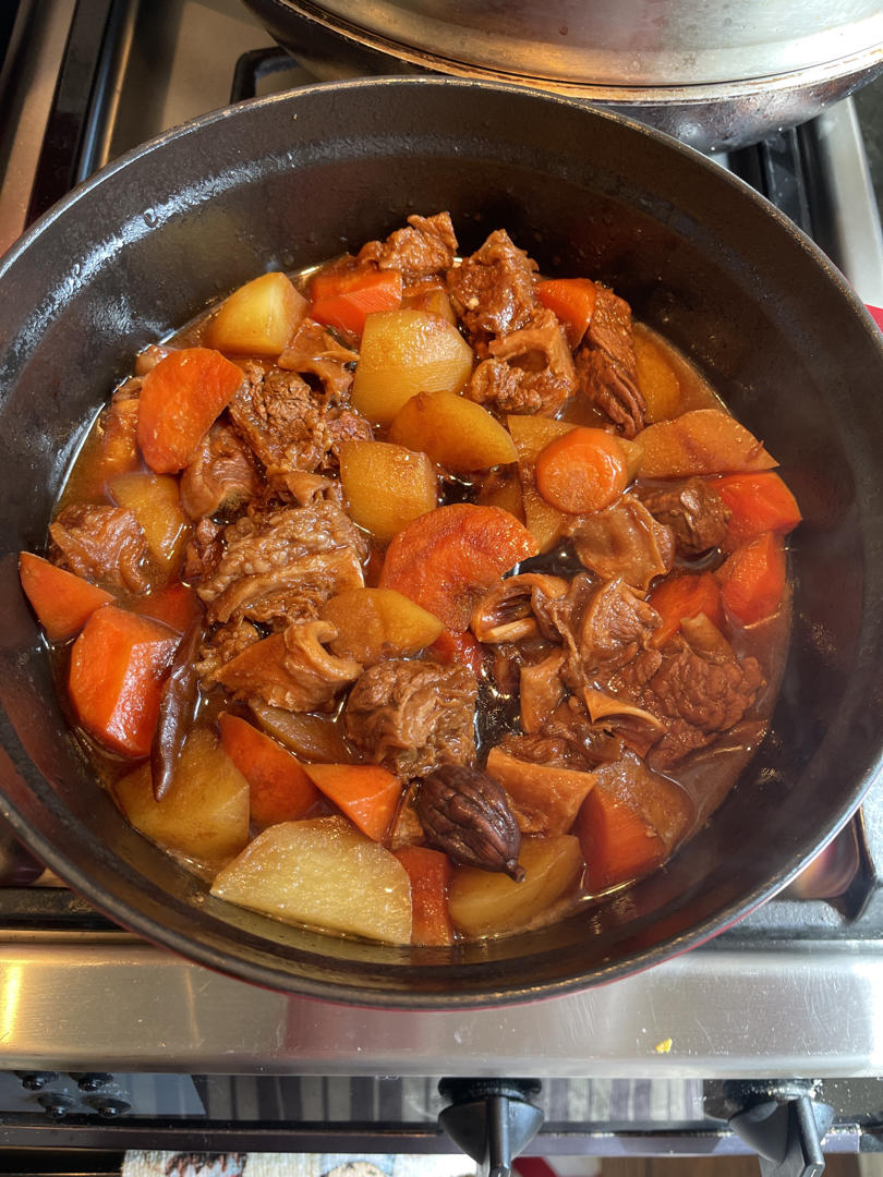 小土豆烧牛肉，红烧牛腩，好吃到舔盘