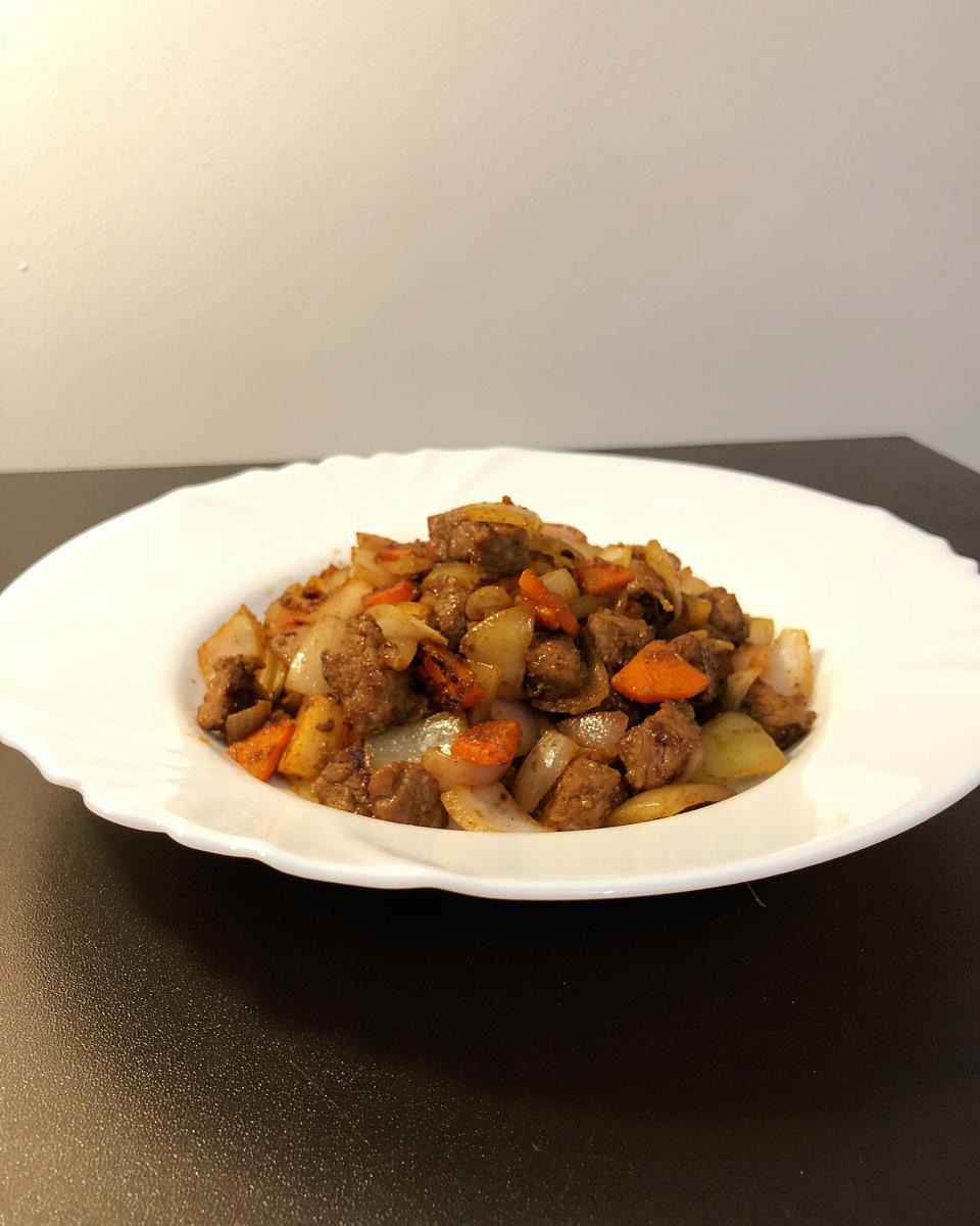 孜然洋葱炒牛肉粒
